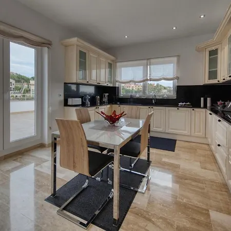 Costacabana - Madison * Льорет-де-Мар