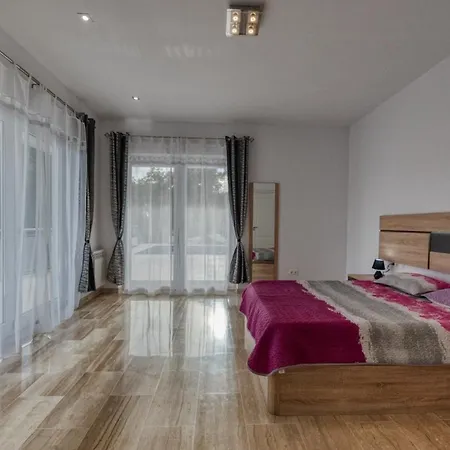 Villa Costacabana - Madison *